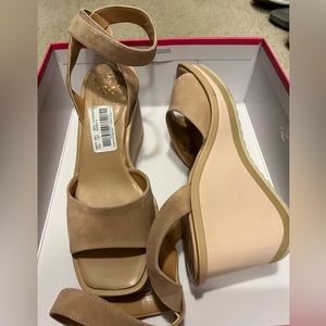 Women cream size 8 platform sandals